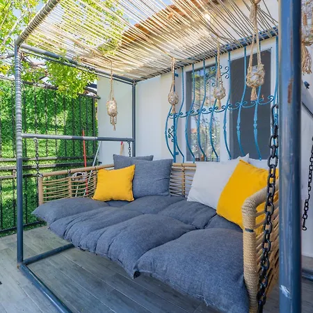 Nar Alacati Private Jacuzzi House * Кешме