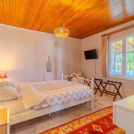 Nar Alacati Private Jacuzzi House * Çeşme
