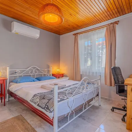 Nar Alacati Private Jacuzzi House * Кешме