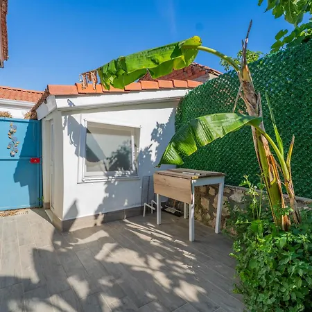 Nar Alacati Private Jacuzzi House Кешме