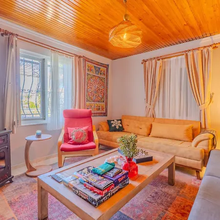 Casa vacanze Nar Alacati Private Jacuzzi House