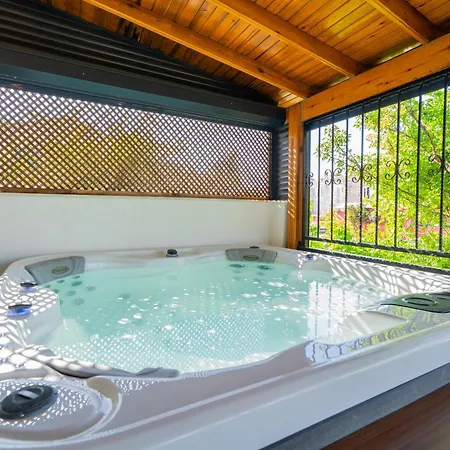 Casa vacanze Nar Alacati Private Jacuzzi House *
